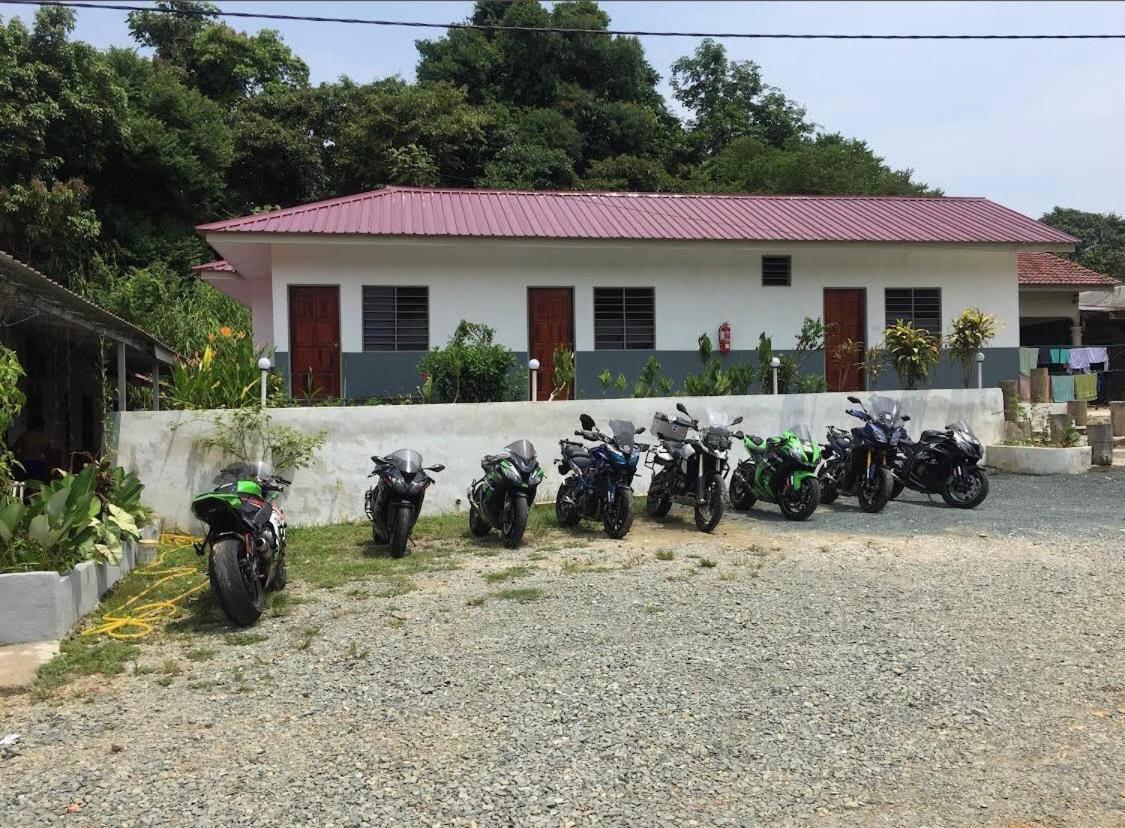 Dtahan Motel Taman Negara กัวลาทาฮัน ภายนอก รูปภาพ