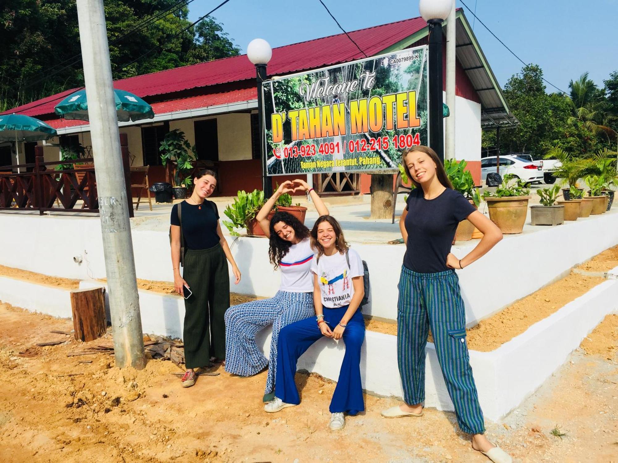 Dtahan Motel Taman Negara กัวลาทาฮัน ภายนอก รูปภาพ